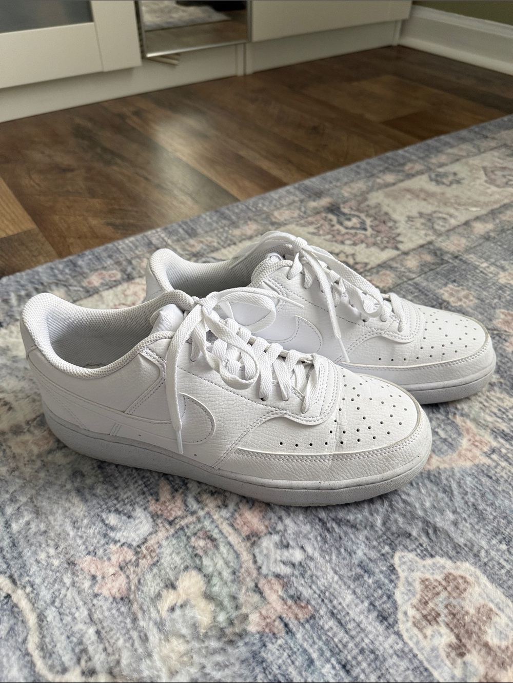 Men’s White Nike Sneakers